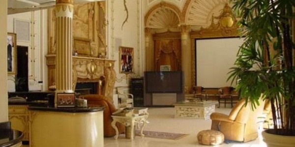 Indian Celebrity Shahrukh Khan Home